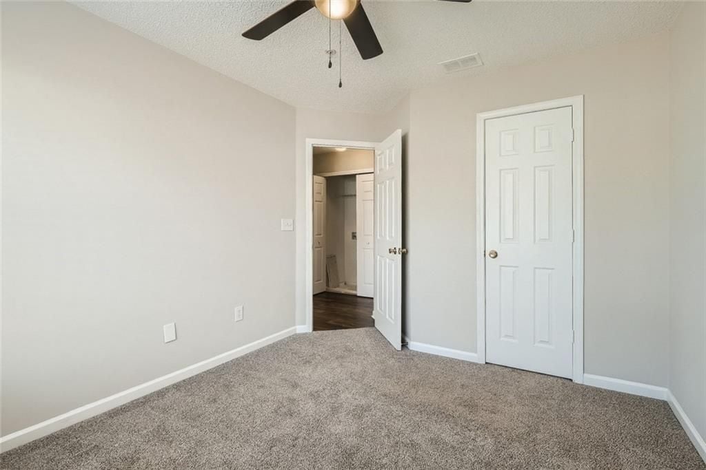 Building Photo - 707 Breeze Ln