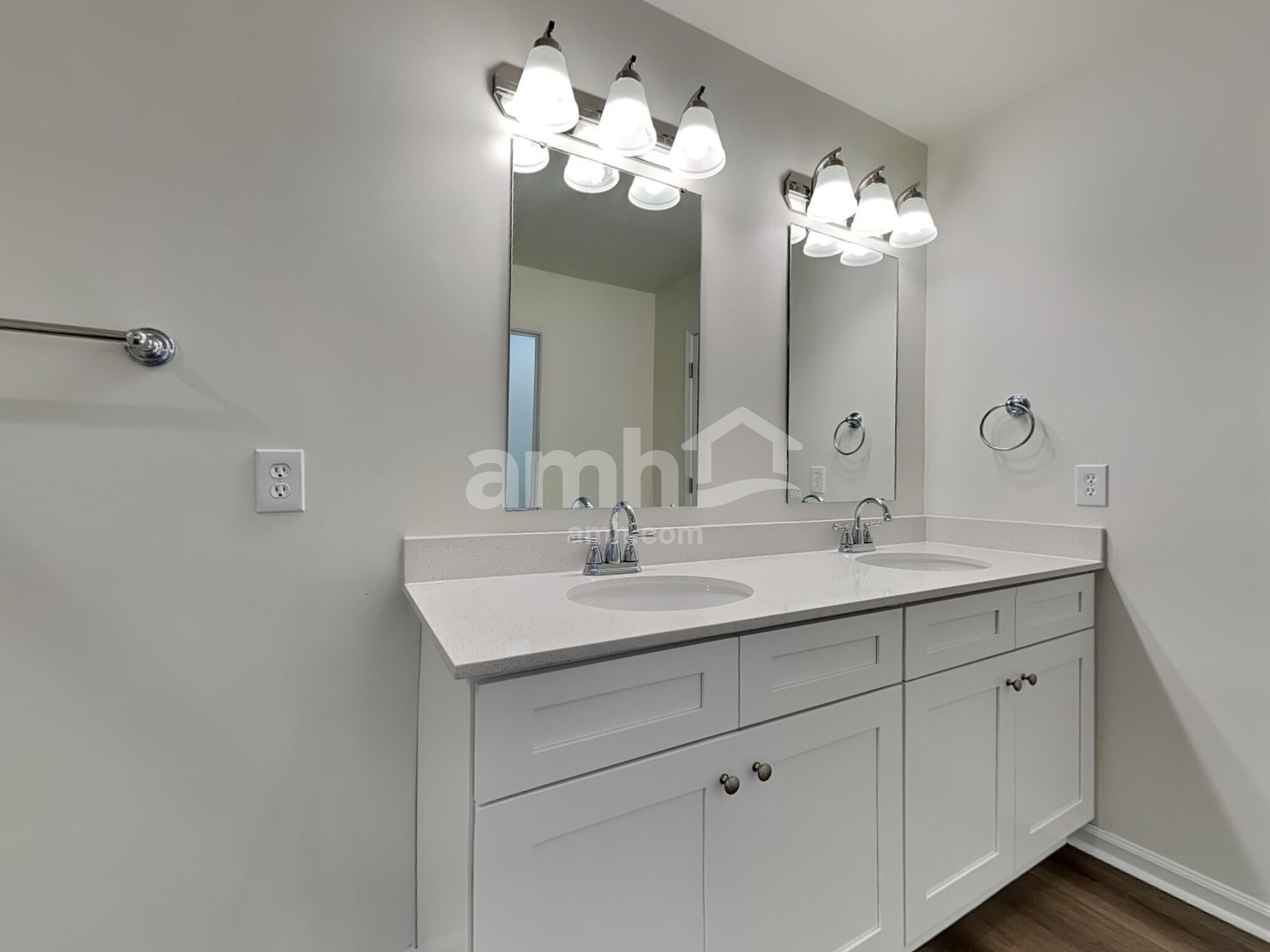 Building Photo - 202 Bellflower Cir