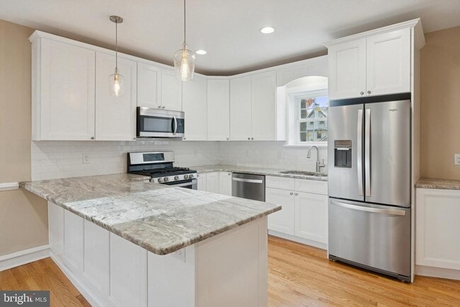 Building Photo - 62 W Lodges Ln