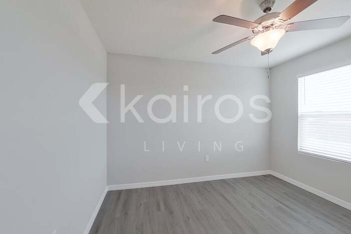 Building Photo - 8669 SW 43rd Ter