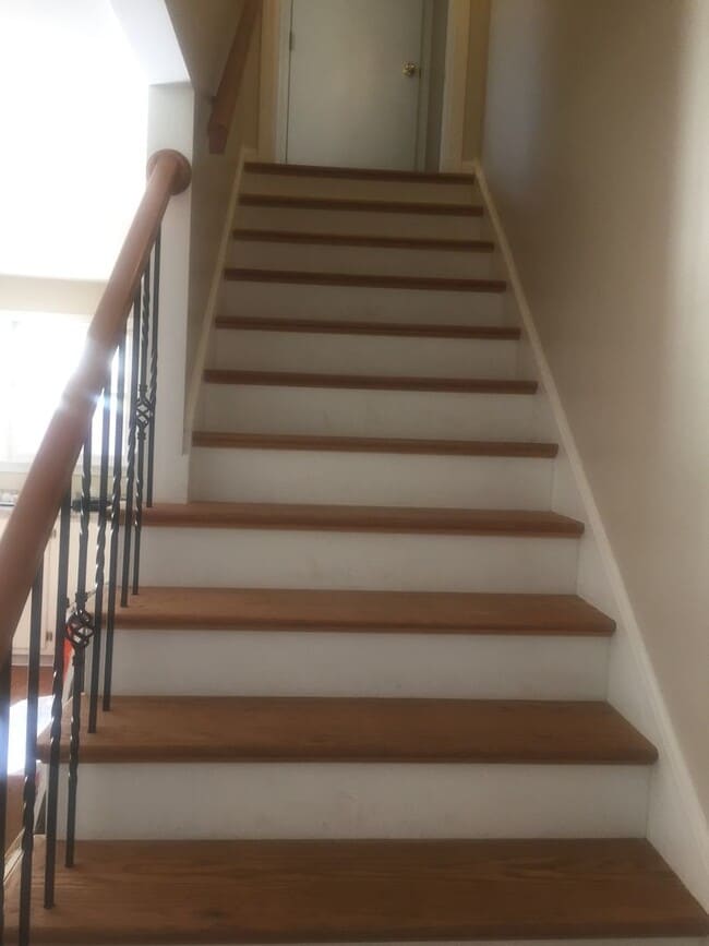 Building Photo - 5 Bedroom 3.5 Bath Brick home in Downtown ...