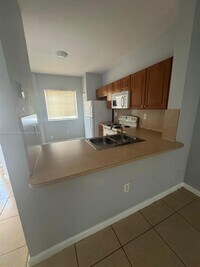 Building Photo - 8811 S Isles Cir