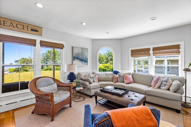 Building Photo - 15 Sheldon Rd