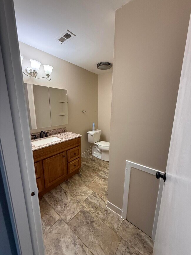 Building Photo - 7708 Manor Cir