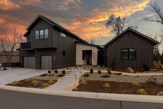 Building Photo - 6136 Falabella Wy