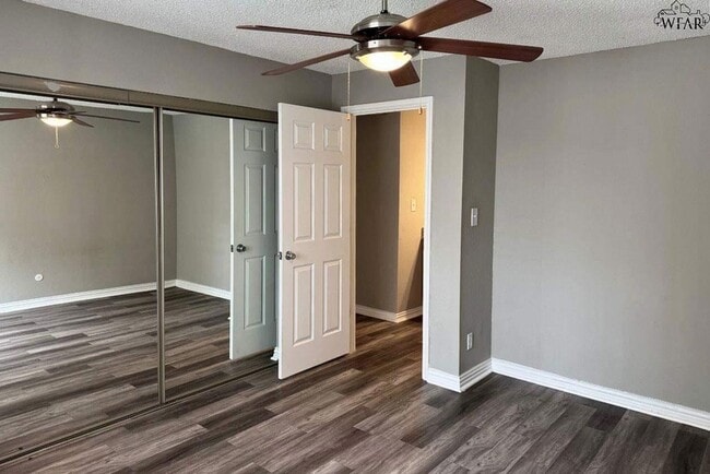 Building Photo - 2612 Southwest Pkwy