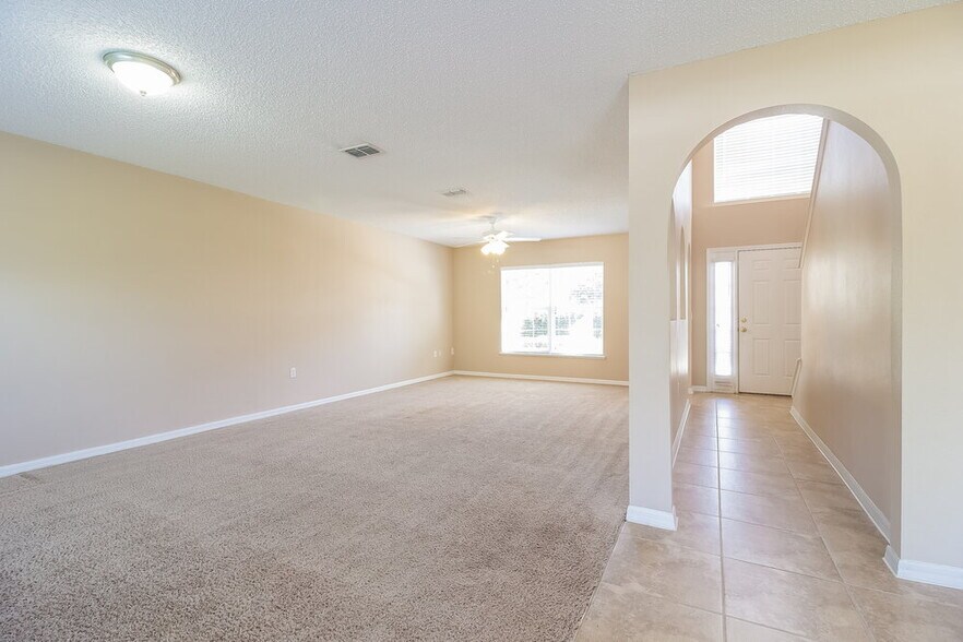 Building Photo - 1113 Benan Ct