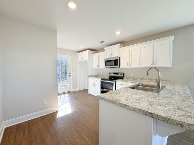 Building Photo - 111 Zetterower Rd