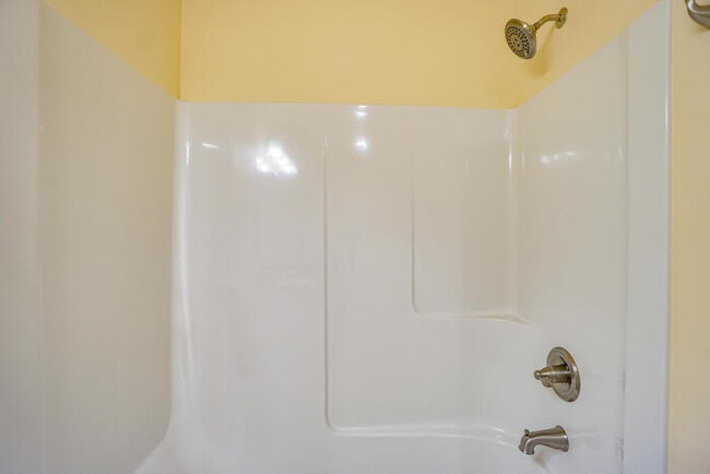 Building Photo - 11215 NE 23rd St