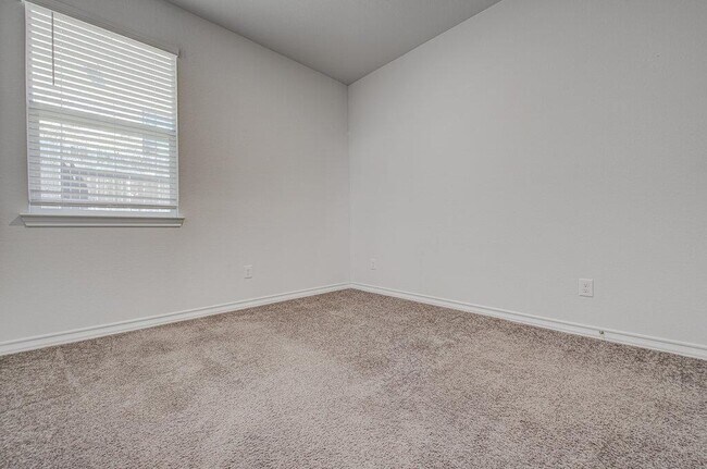 Building Photo - 196 Pepperbark Loop