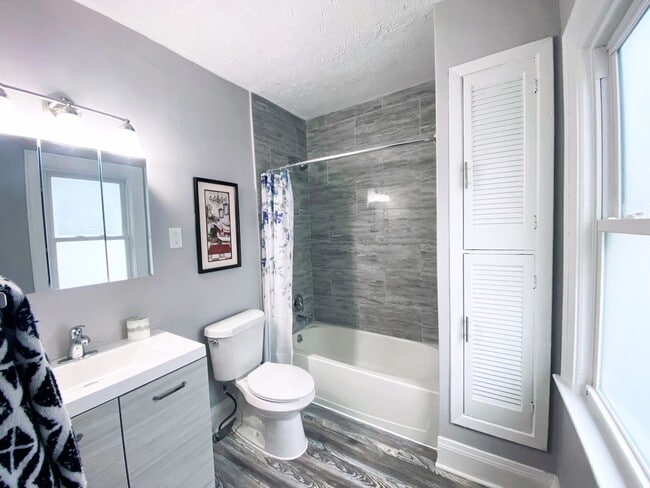 Building Photo - 3 Bed - 1 Bath Colonial available for Rent in Garfield Hts!