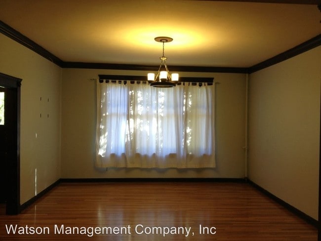 Building Photo - 1 br, 1 bath Apartment - 508 S Cedar St. #D