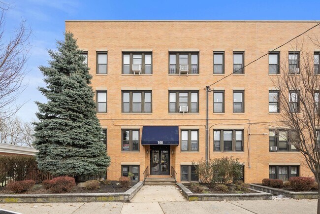 Building Photo - 108 Palisade Ave