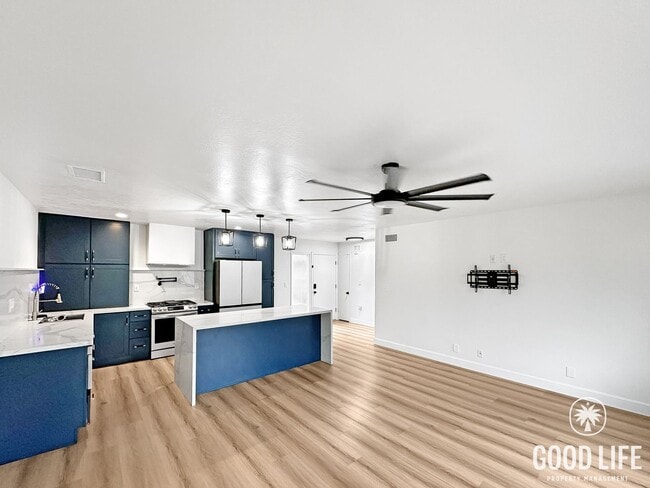 Building Photo - Stylish 2BR in Gated Community | Pool, Jacuzzi & Balcony