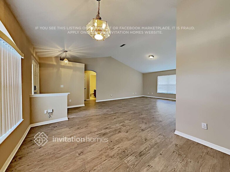 Building Photo - 749 Gentle Breeze Dr