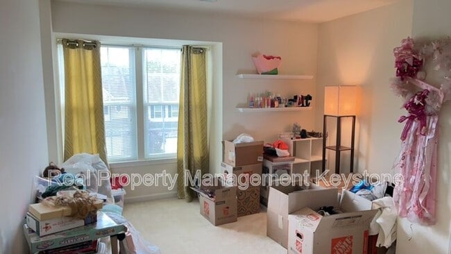 Building Photo - 261 Corey Dr