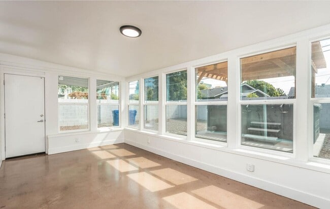Building Photo - Biltmore District Luxury – 3 month leases avaialble 2,795.00