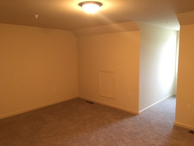 Building Photo - 301 Lakeside Crossing