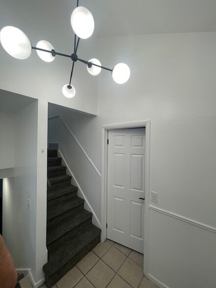 Building Photo - 221 E Nicoletti Dr