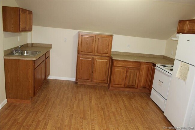 Building Photo - 539 Howe Ave