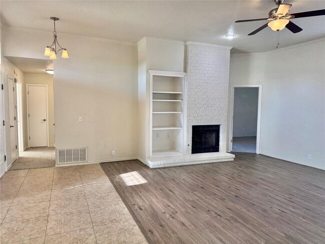 Building Photo - 1913 Lois Lynn Ln