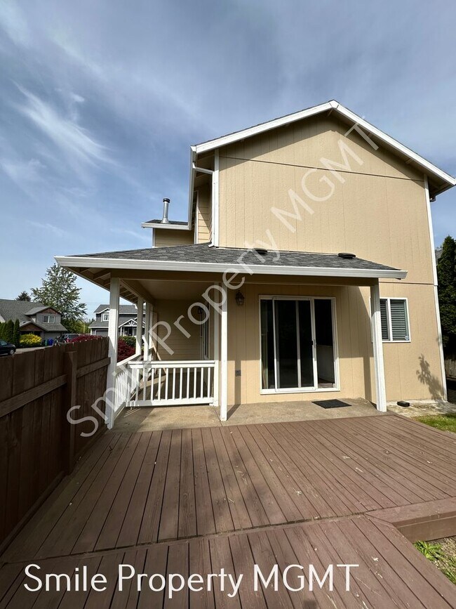 Building Photo - 3 Bedroom House in Happy Valley