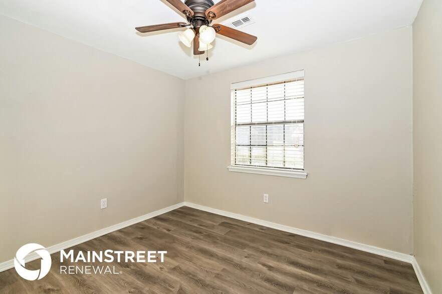 Building Photo - 1105 S Avery Dr