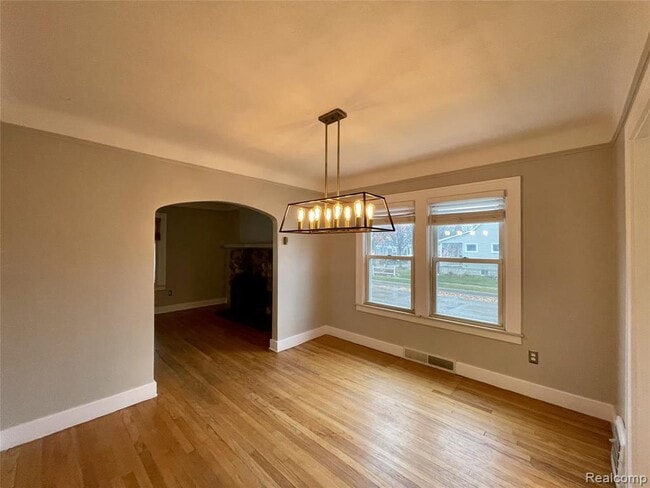 Building Photo - 1103 Mclean Ave