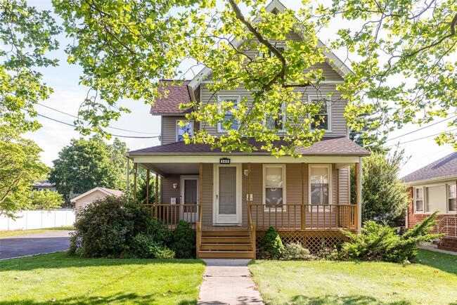 Primary Photo - 549 Scranton Ave