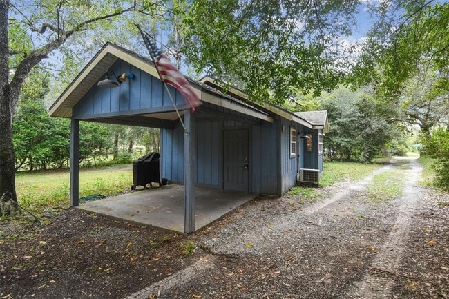 Building Photo - 16453 Pawnee Dr