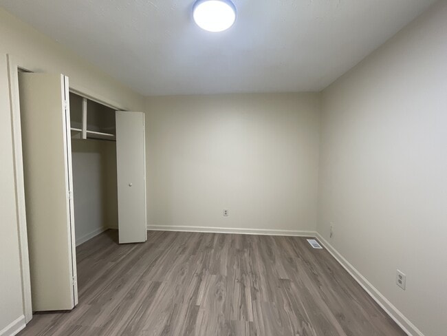 Building Photo - 156 Cedar Crest Dr