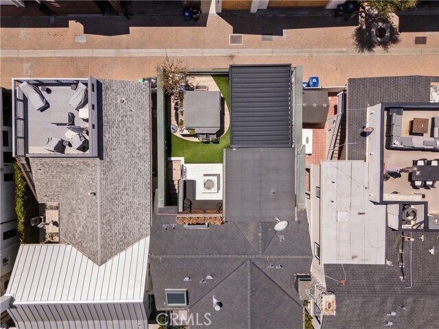 Building Photo - 2037 E Ocean Blvd