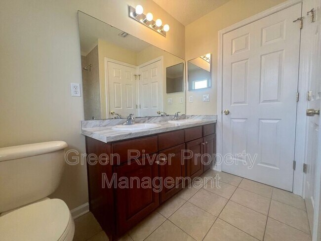 Building Photo - 2074 Heritage Oaks Ct