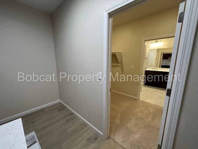 Building Photo - 862 Furlong Dr