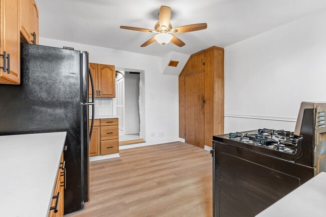 Building Photo - 2 Bed 1 Bath House