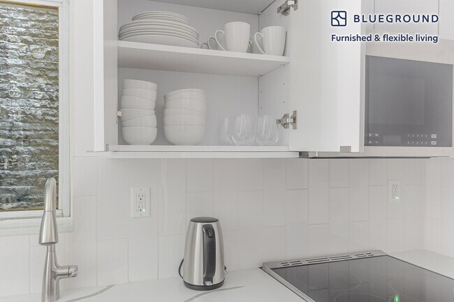 Building Photo - 501 1/2 E 83rd St