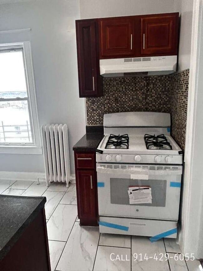 Building Photo - 33 William St