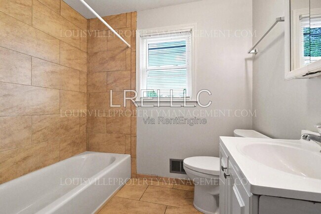 Building Photo - 4007 Blossomwood Dr