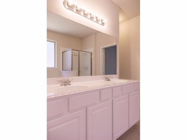 Building Photo - 4 bed 2.5 bath in Brookstone Community!!