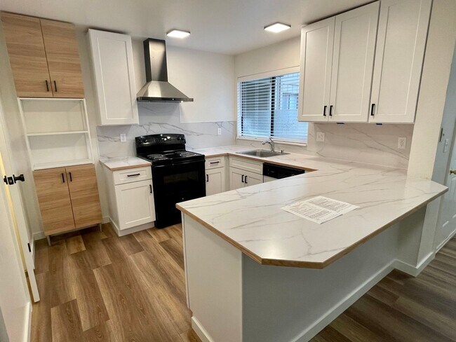 Building Photo - Fully updated/renovated unit NO GARAGE 1 B...