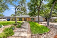 Building Photo - Beautiful 4 bedroom, 2.5 bathroom home in North Austin!!!