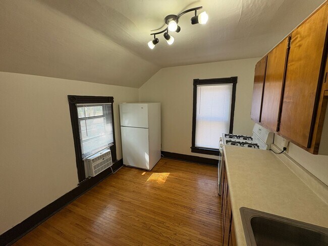 Building Photo - 1526 S 23rd St
