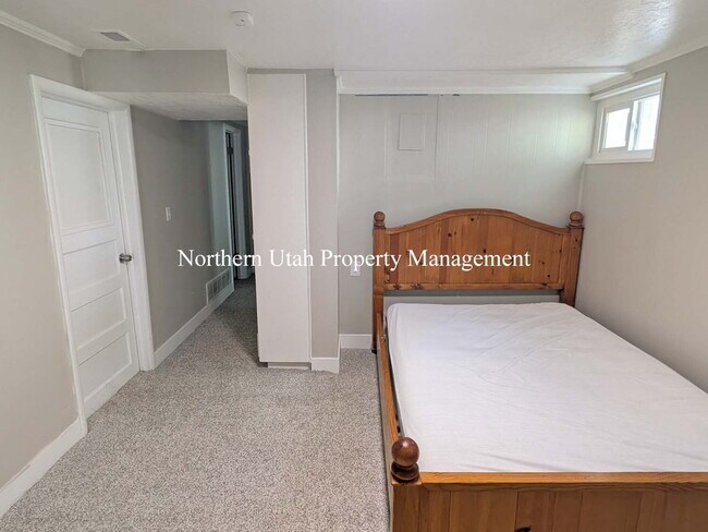 Building Photo - 4 Bed, 3.5 Bath - Amazing Location
