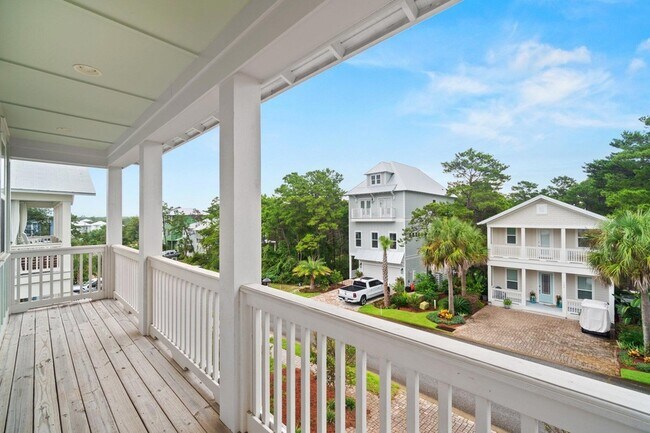 Building Photo - 99 Grande Pointe Cir