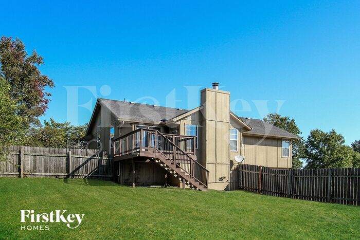 Building Photo - 1320 Maple Ln