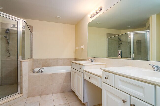 Building Photo - 10304 Saville Rowe Ln