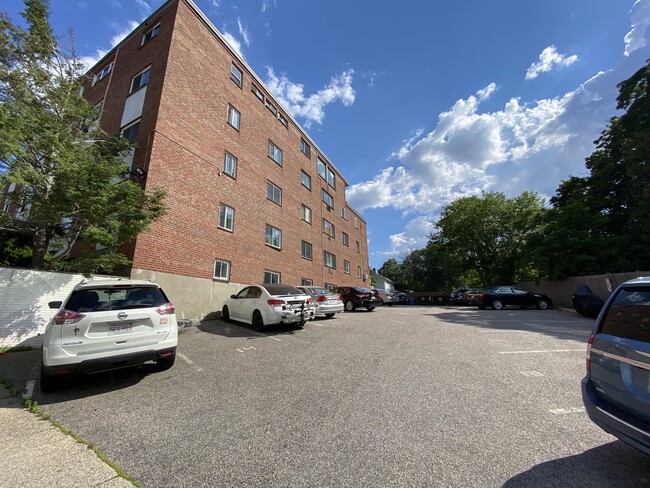 Building Photo - 2 Larose Pl