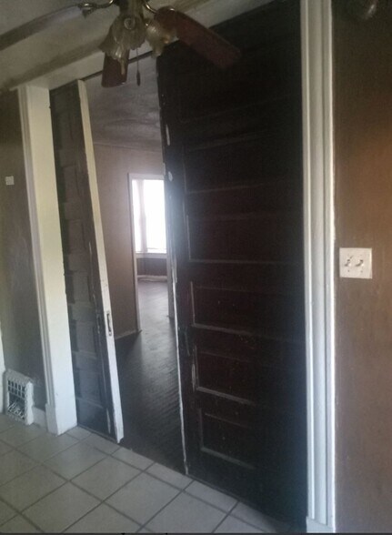 Building Photo - 563 N 24th St