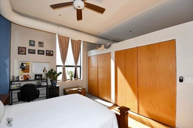 Building Photo - 910 S Michigan Ave