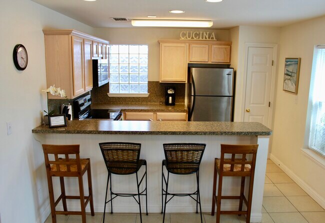 Building Photo - 114 Atol E St